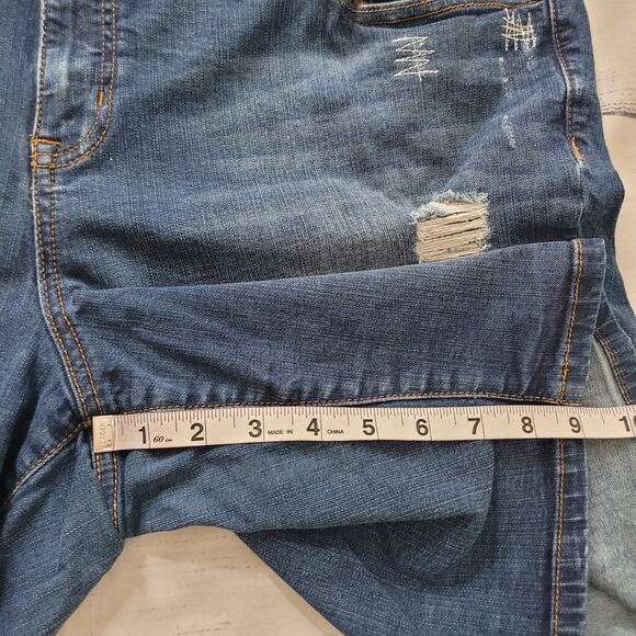 Torrid Size 22 Distressed Jean Shorts Medium Wash Casual Everyday Vacation - Picture 4 of 8